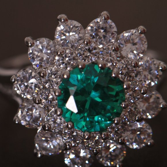 Stunning Emerald Vintage 925 Ring - Picture 3 of 10